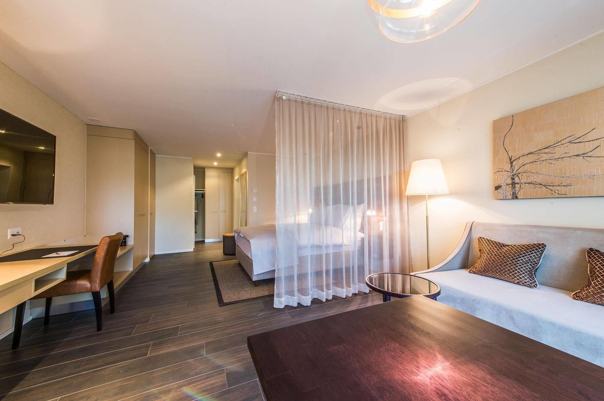 Hotel My Way Zuerich ヴァリゼレン エクステリア 写真