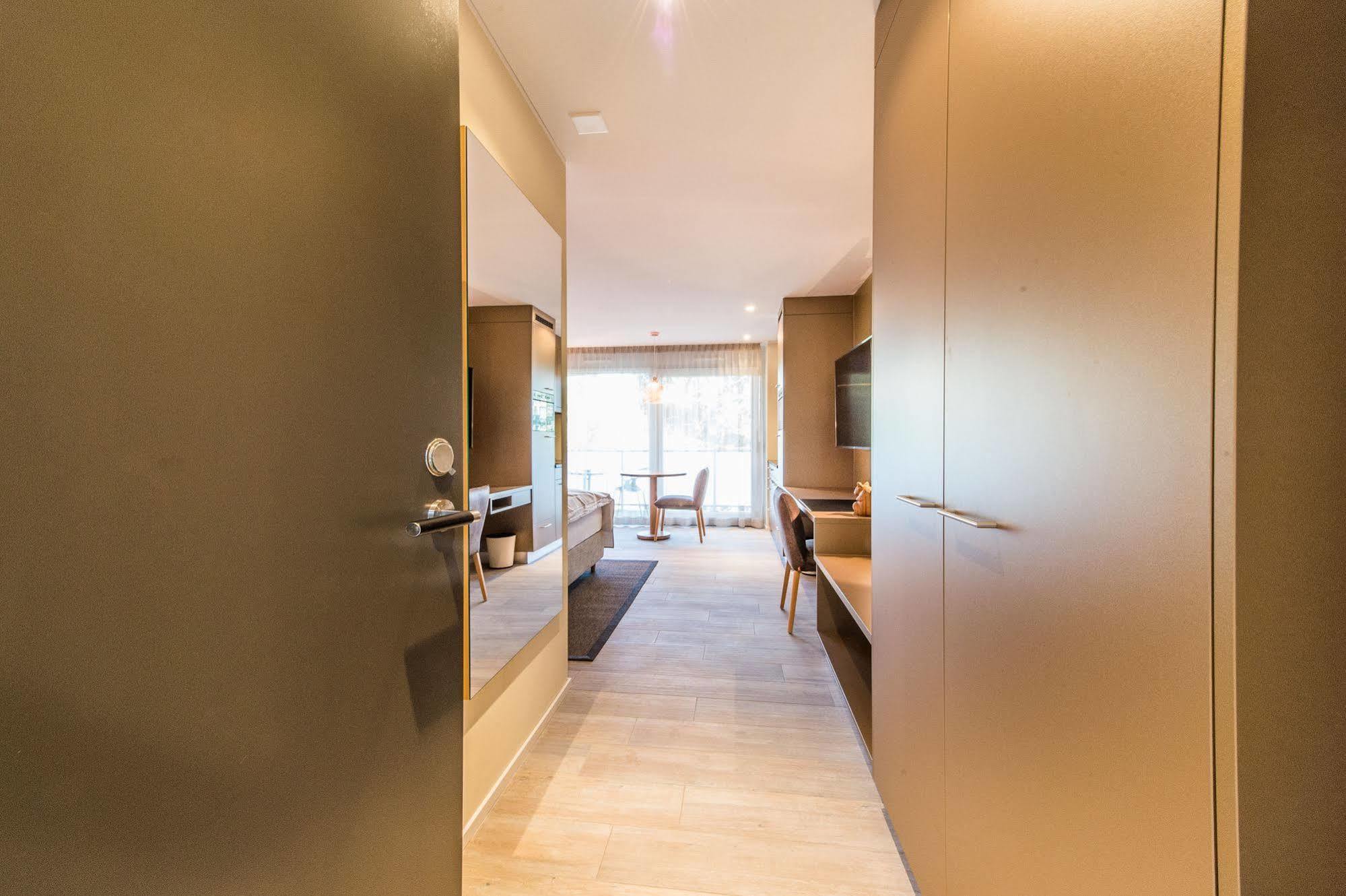 Hotel My Way Zuerich ヴァリゼレン エクステリア 写真